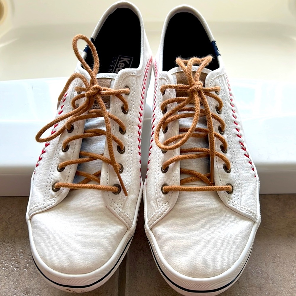 Womens size 8.5 Keds baseball sneakers!